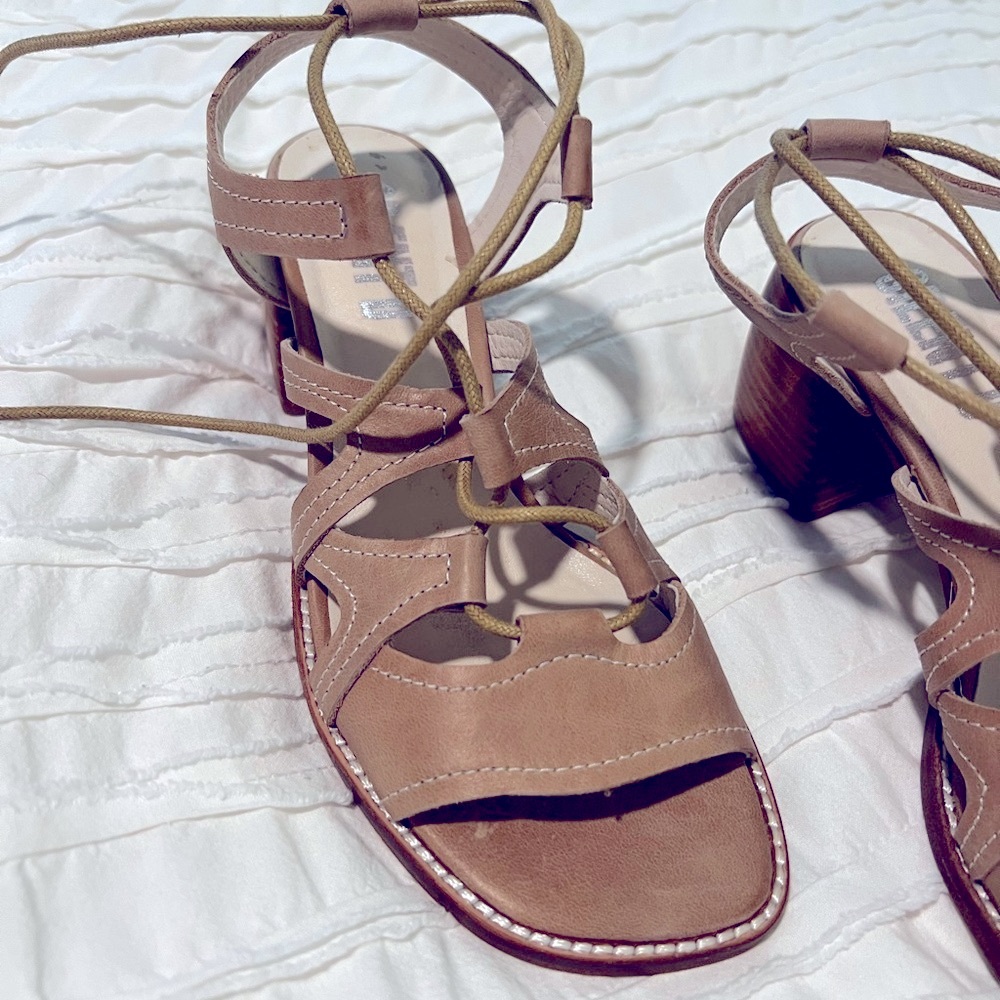 Silent D 2.5 Heeled Sandals Neutral Size 36 - image 8